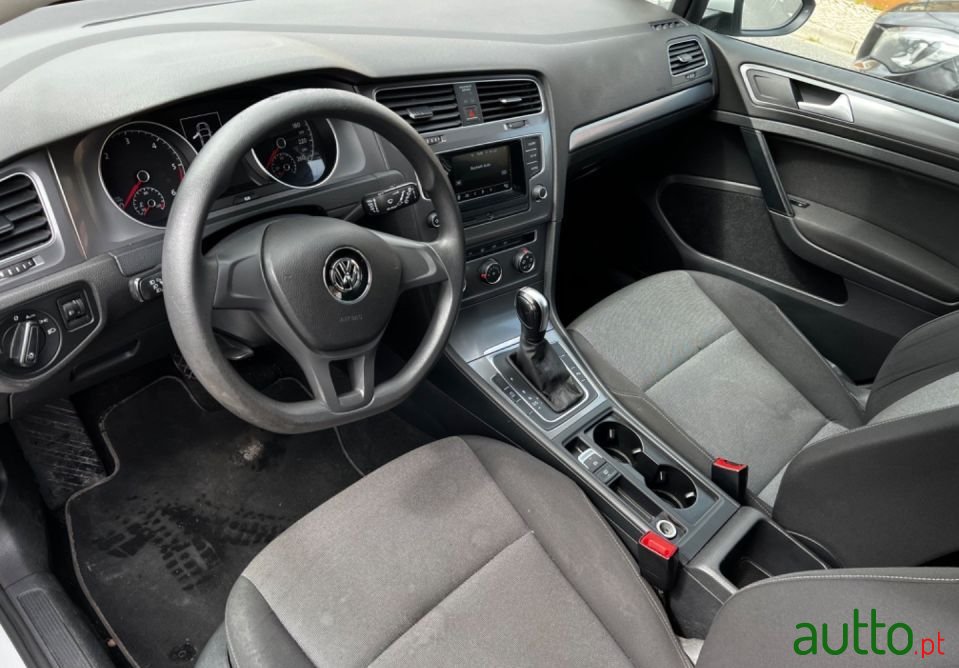 2016' Volkswagen Golf photo #6
