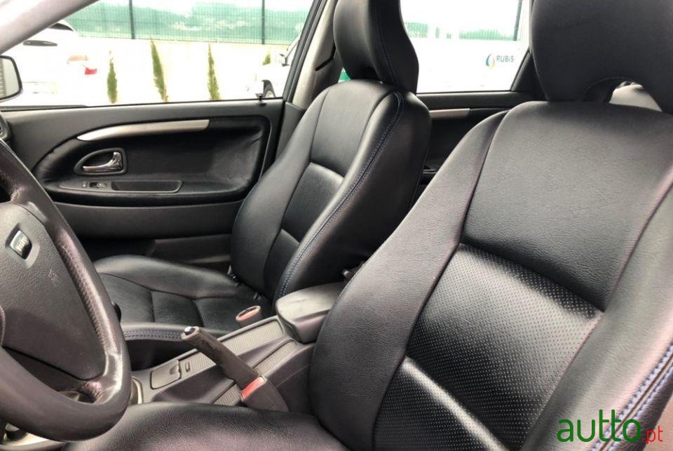 2002' Volvo V40 photo #4