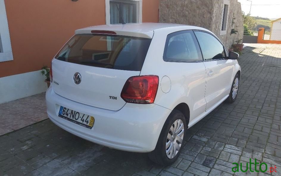 2013' Volkswagen Polo Variant photo #1