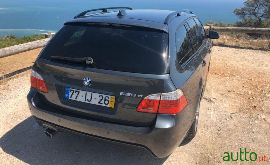 2009' BMW 520 photo #1