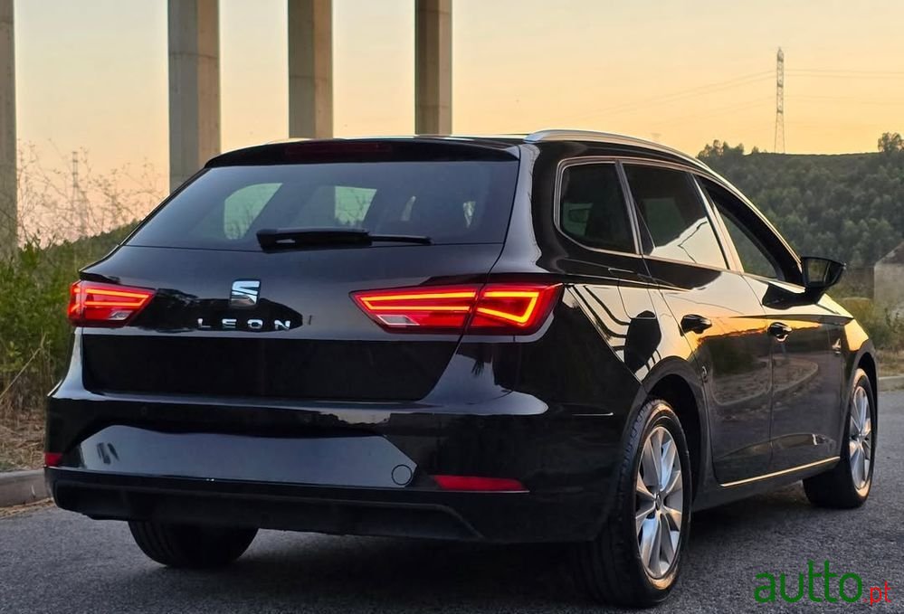 2020' SEAT Leon St 1.6 Tdi Style S/S photo #3