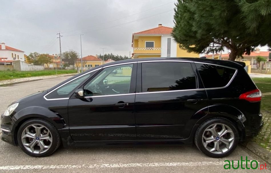 2011' Ford S-Max photo #3