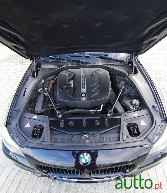 2014' BMW 520 photo #3