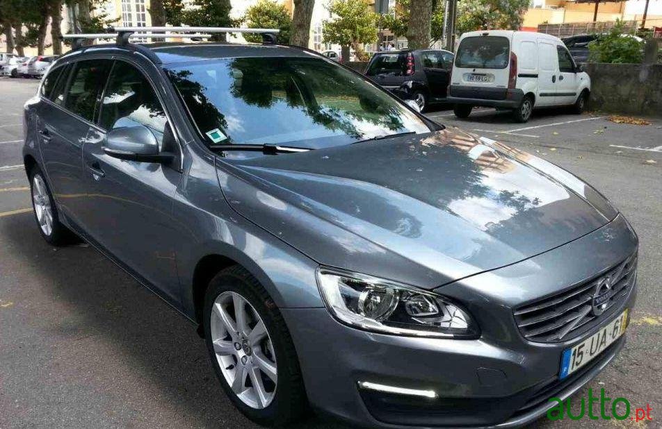 2017' Volvo V60 photo #1