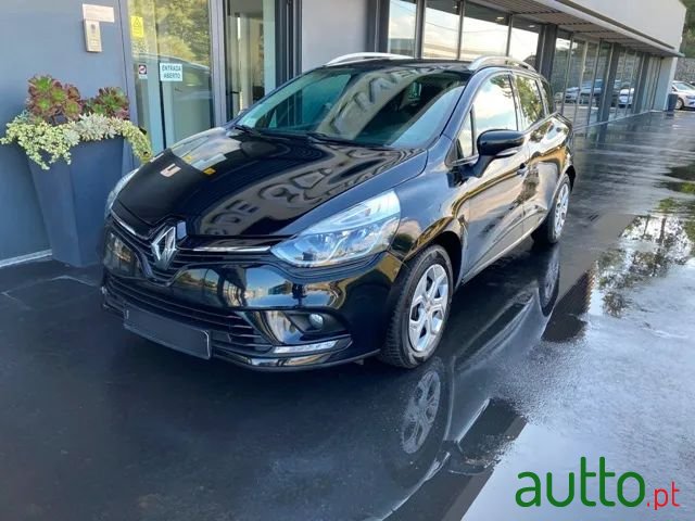 2018' Renault Clio Sport Tourer photo #1