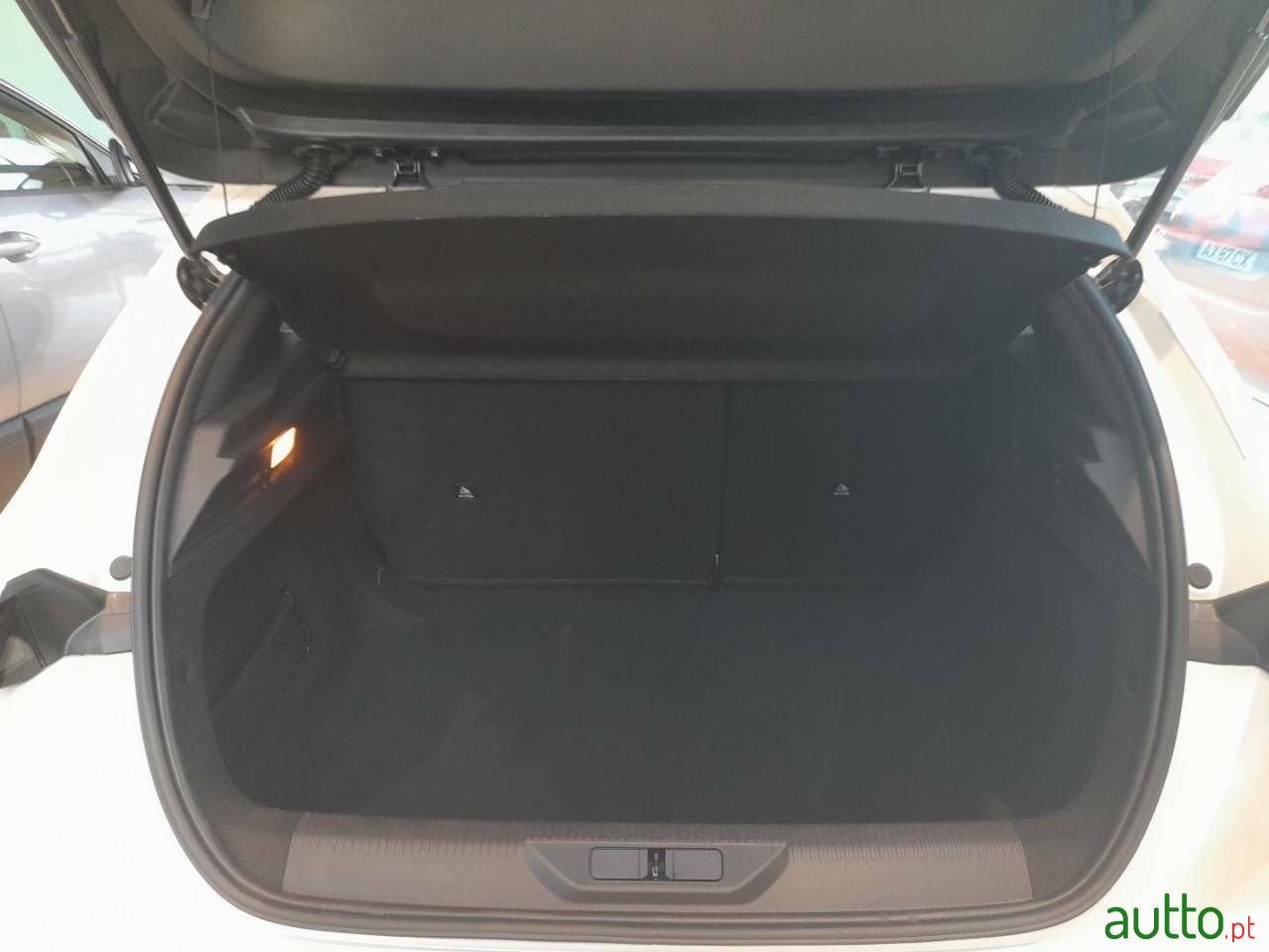 2023' Peugeot 308 photo #6