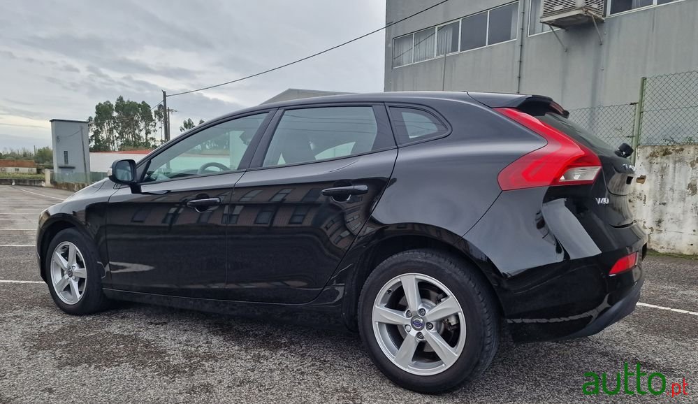 2016' Volvo V40 photo #2