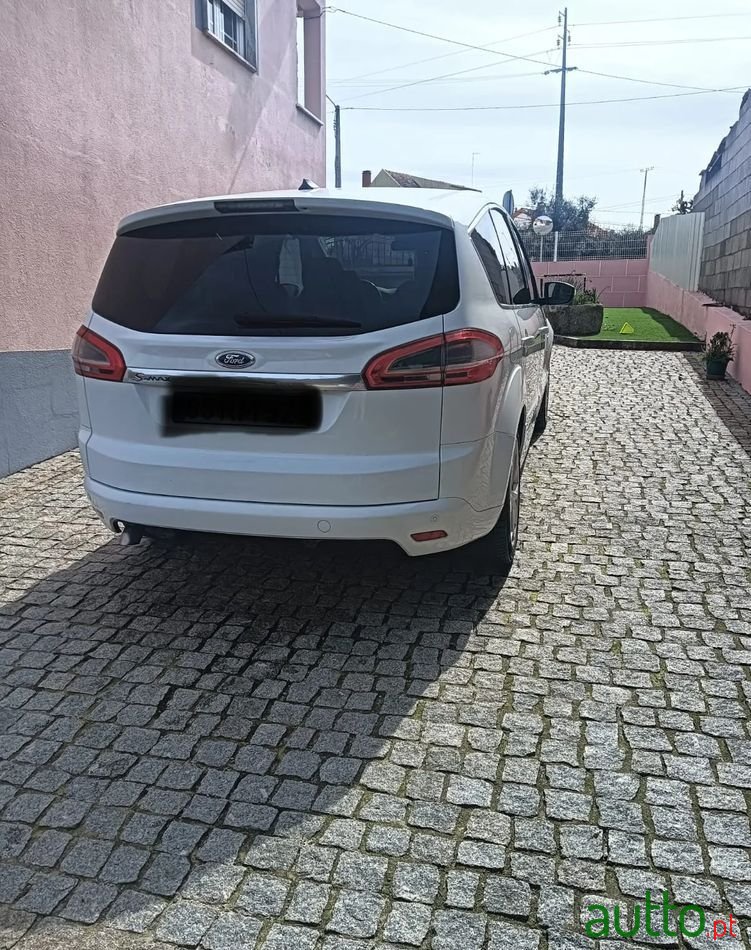 2013' Ford S-Max photo #4
