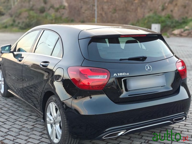 2018' Mercedes-Benz Classe A photo #3