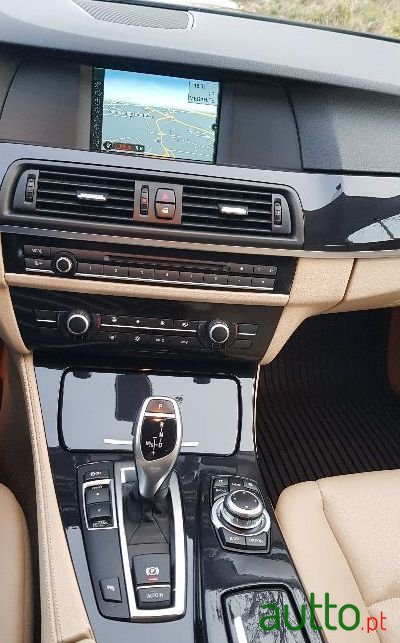 2010' BMW 520 photo #2