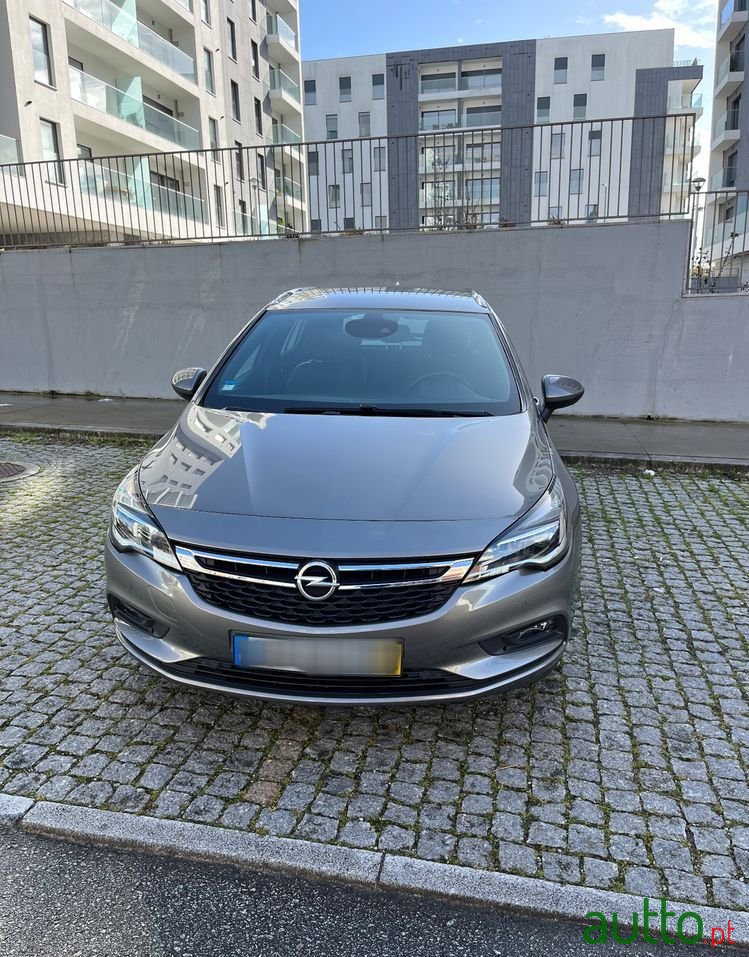 2018' Opel Astra Sports Tourer photo #2