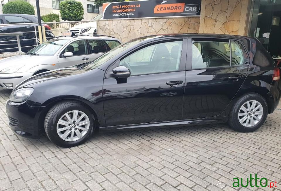 2010' Volkswagen Golf photo #3