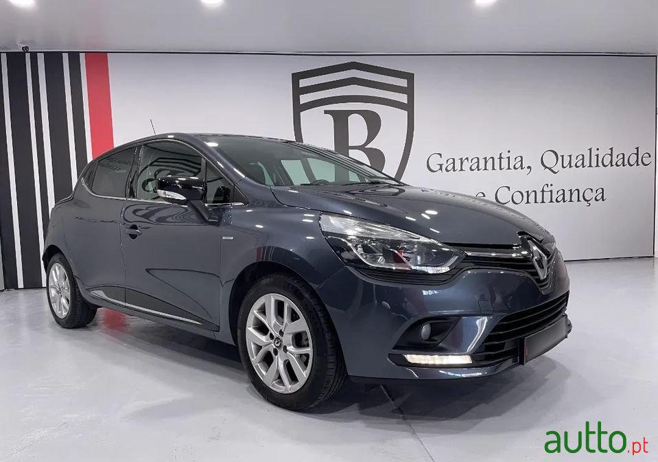 2019' Renault Clio photo #3