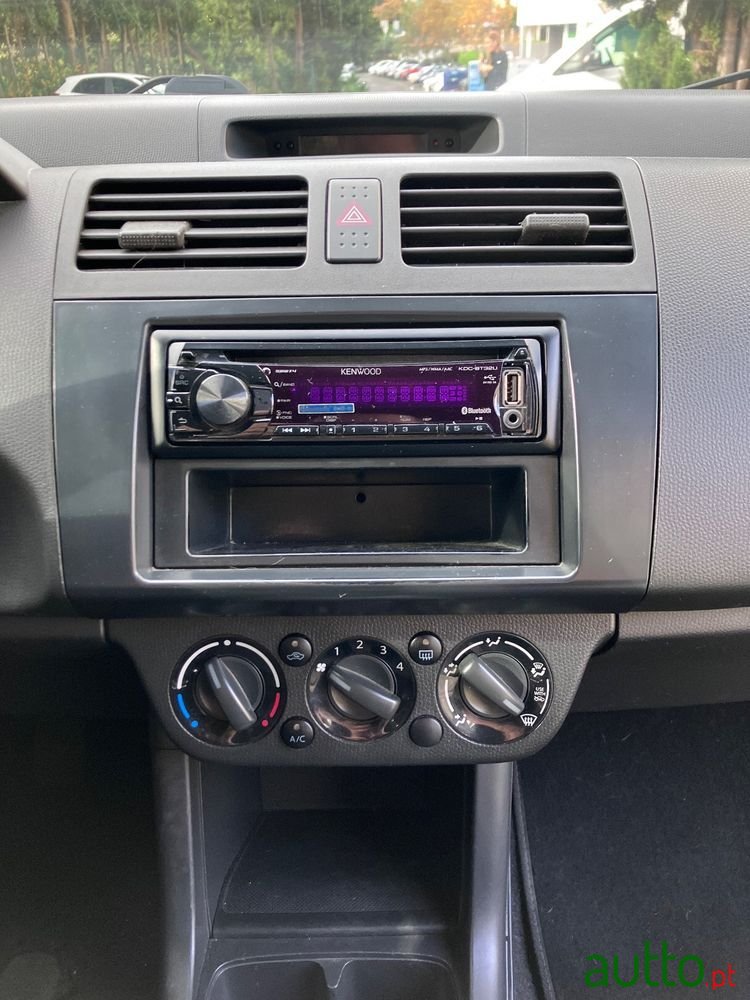 2006' Suzuki Swift 1.3 16V Ga photo #5