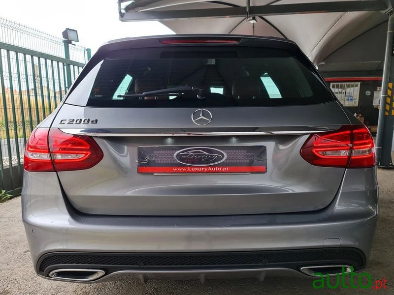 2015' Mercedes-Benz Classe C photo #3