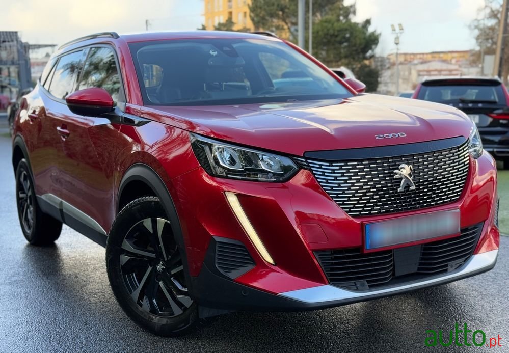 2020' Peugeot 2008 Puretech photo #3