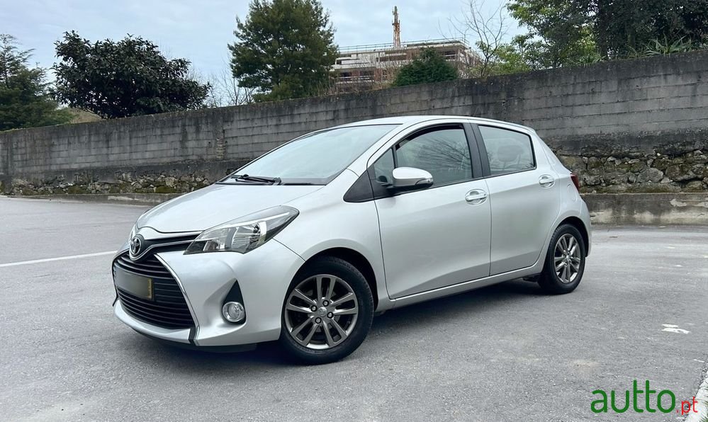 2015' Toyota Yaris photo #1