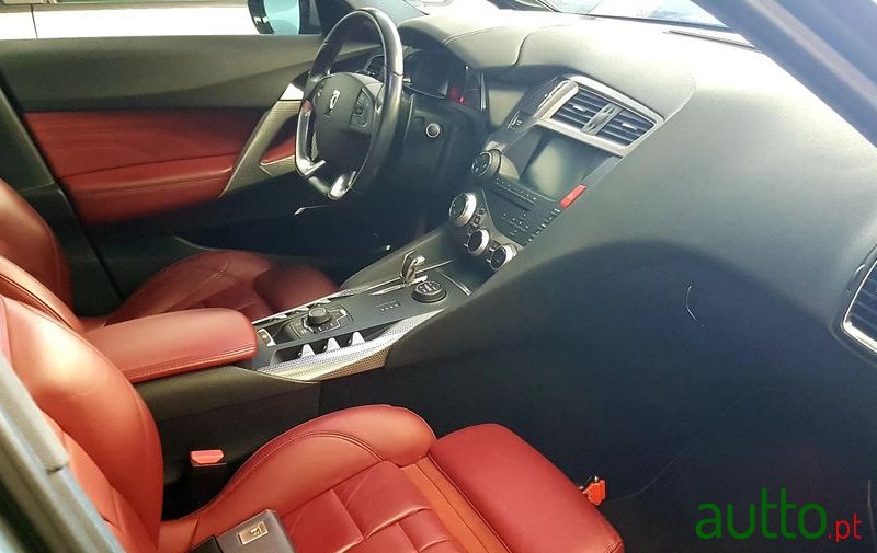 2013' Citroen DS5 photo #2