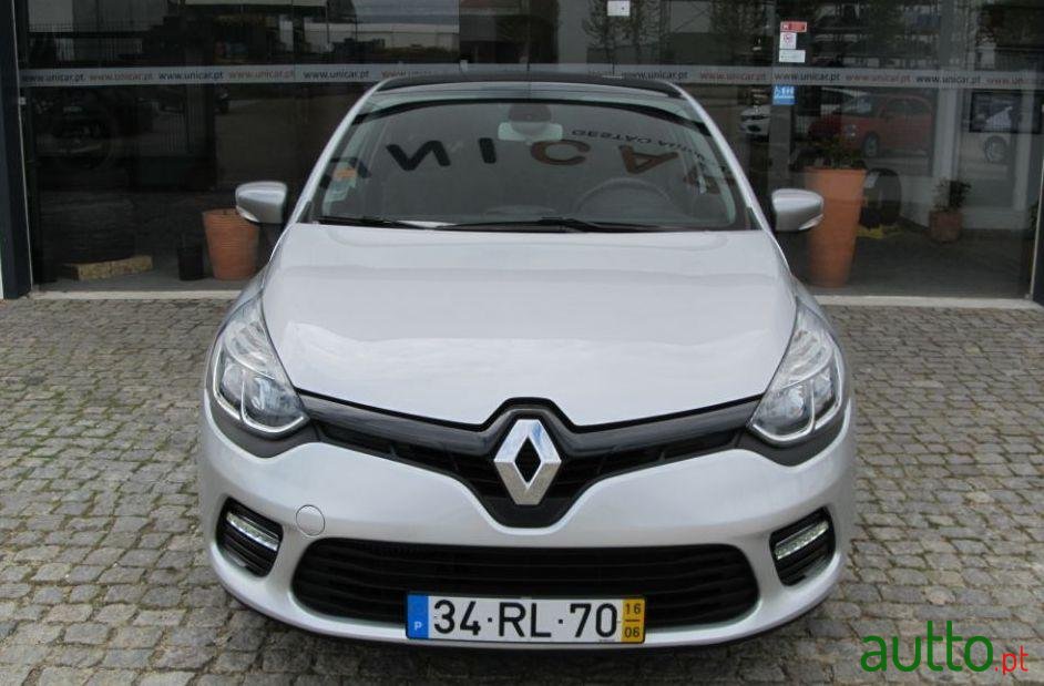 2016' Renault Clio Sport Tourer photo #2