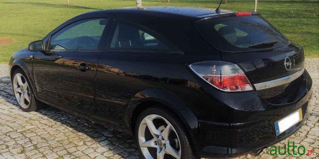 2007' Opel Astra Gtc photo #1