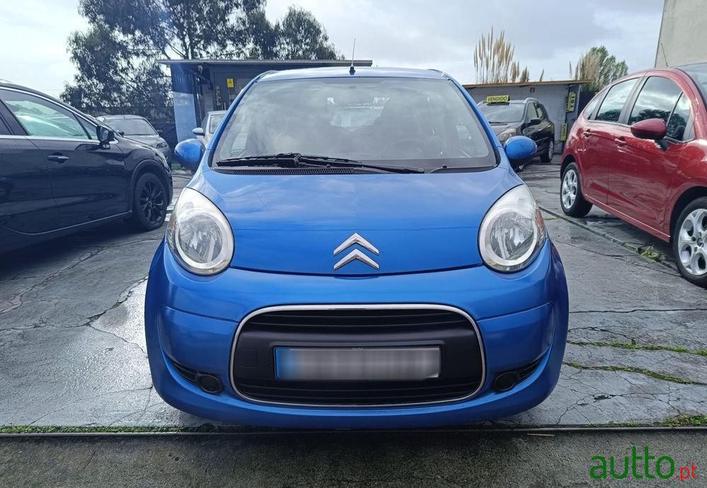 2010' Citroen C1 1.0 Vti Shine Etg photo #2