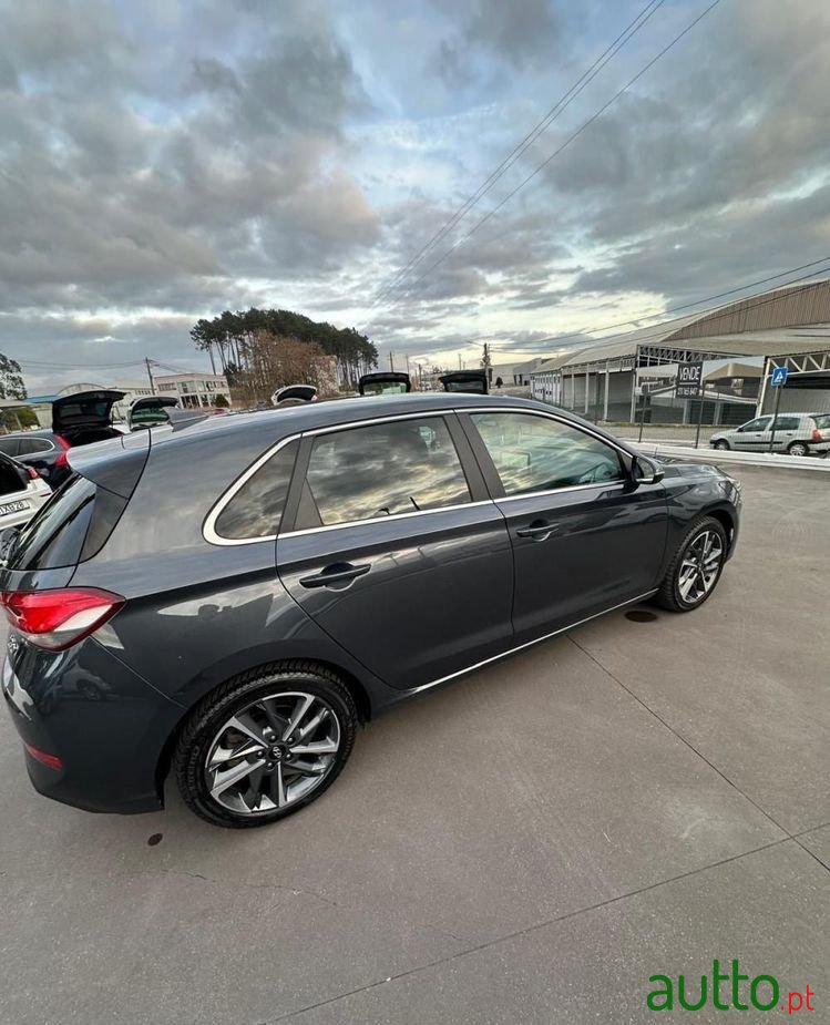2021' Hyundai i30 photo #5