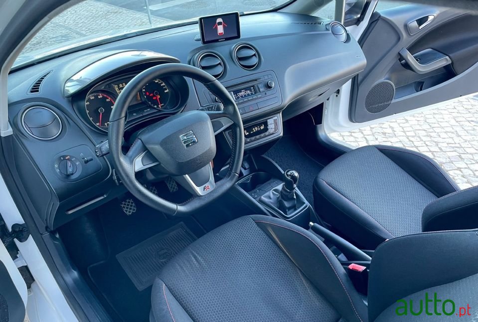 2014' SEAT Ibiza photo #4