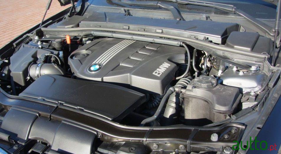 2008' BMW 320 D Touring photo #5