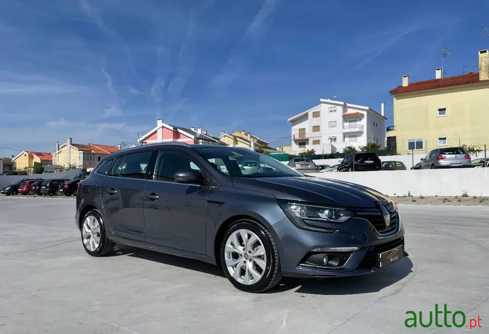 2016' Renault Megane Sport Tourer photo #3