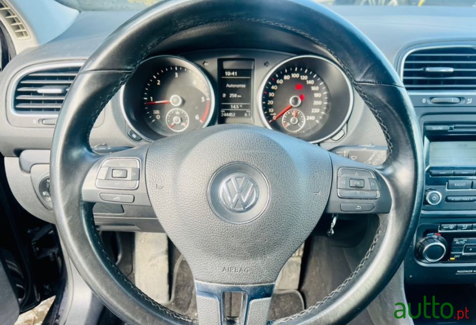 2009' Volkswagen Golf Variant photo #6