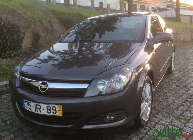 2010' Opel Astra Gtc photo #2