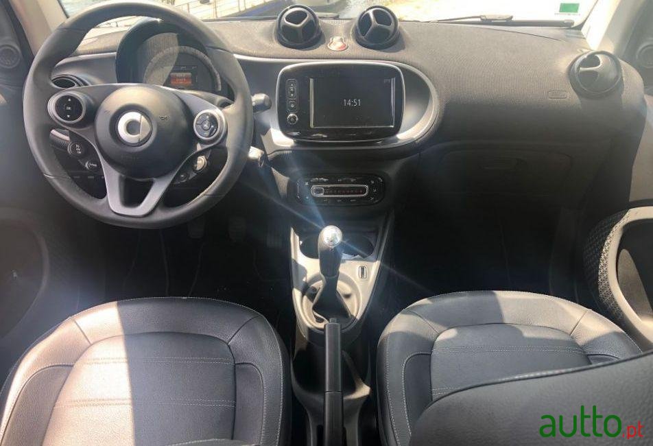 2016' Smart Fortwo photo #3