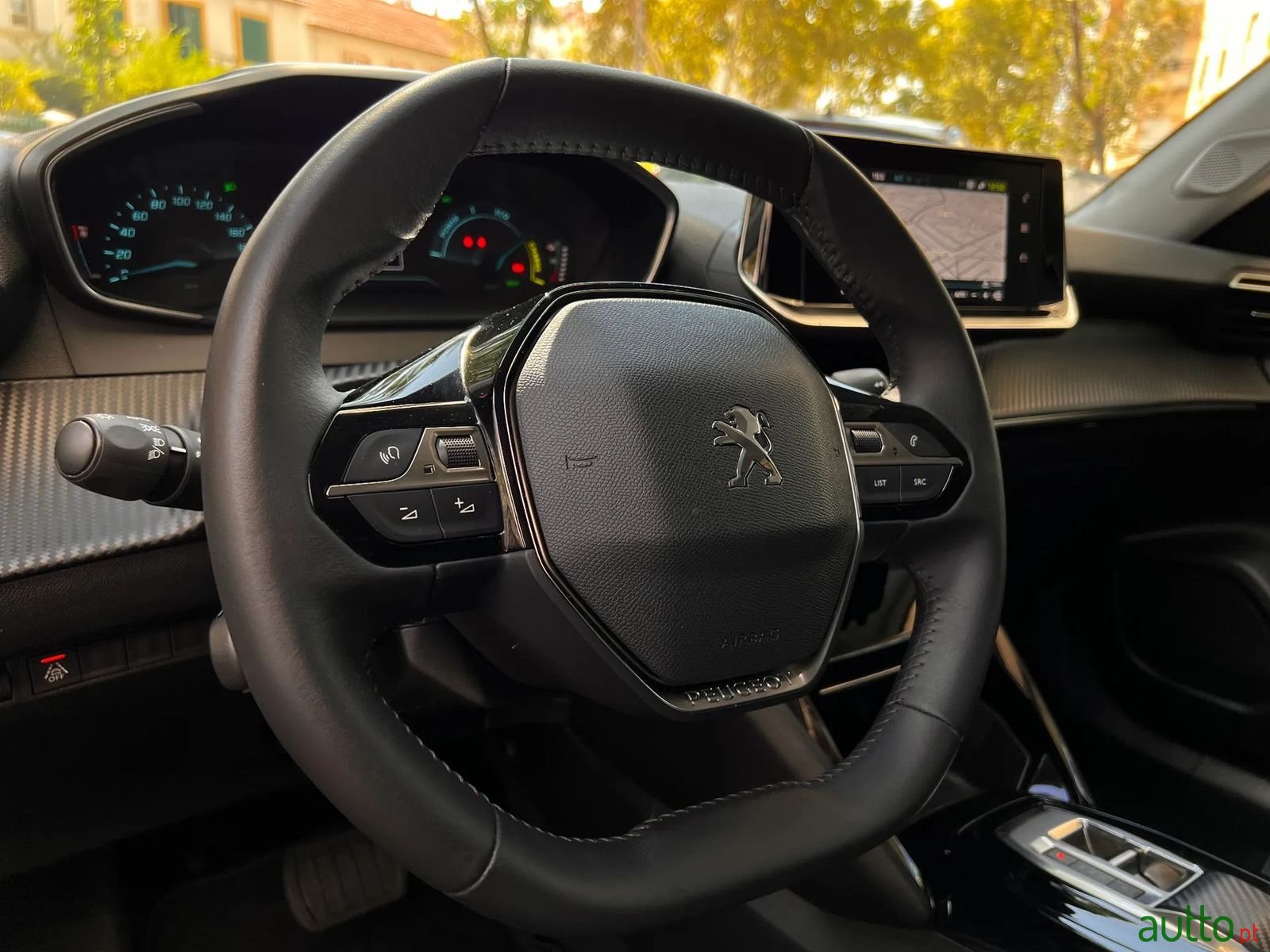 2022' Peugeot e-2008 photo #6