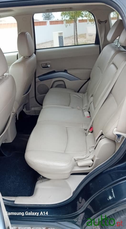 2007' Mitsubishi Outlander photo #4