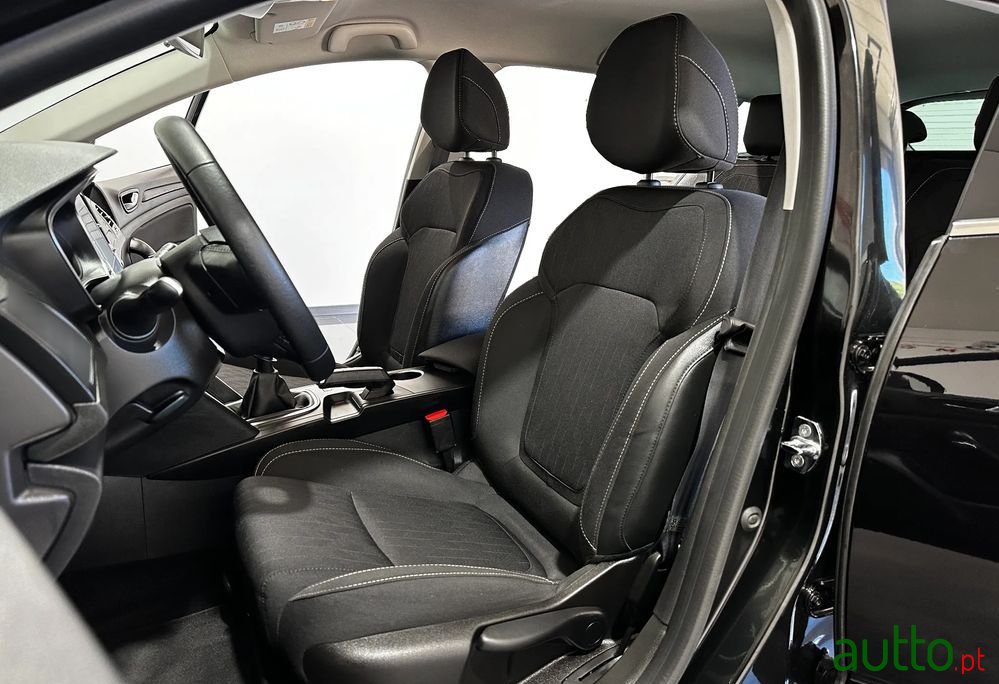 2019' Renault Megane Sport Tourer photo #6