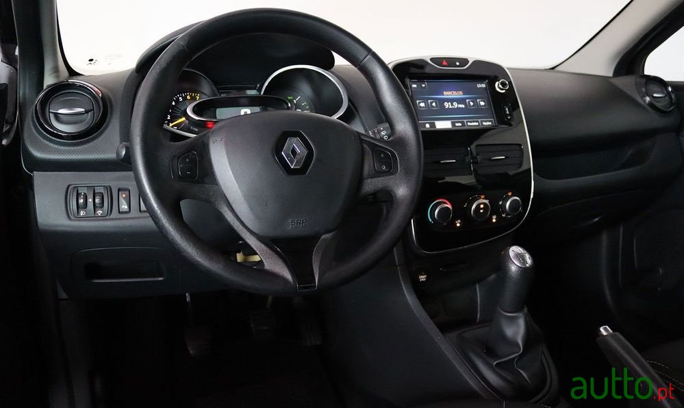 2015' Renault Clio photo #5