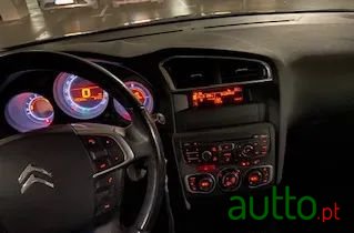 2010' Citroen C4 photo #1