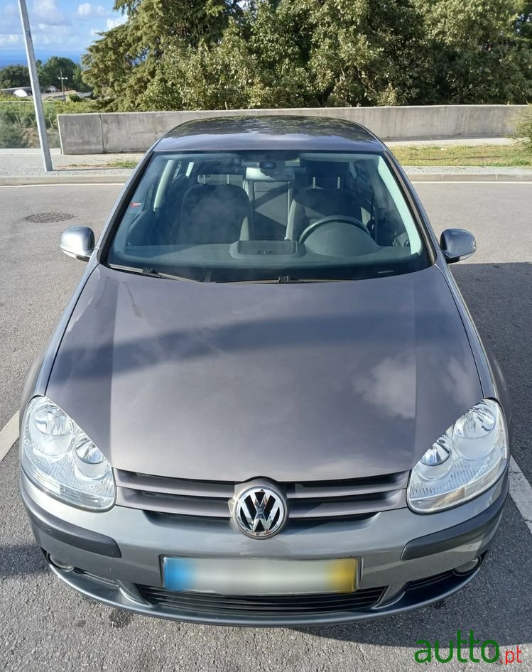 2005' Volkswagen Golf photo #1