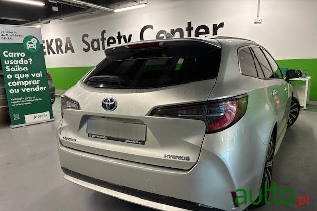 2022' Toyota Corolla Touring Sports photo #6