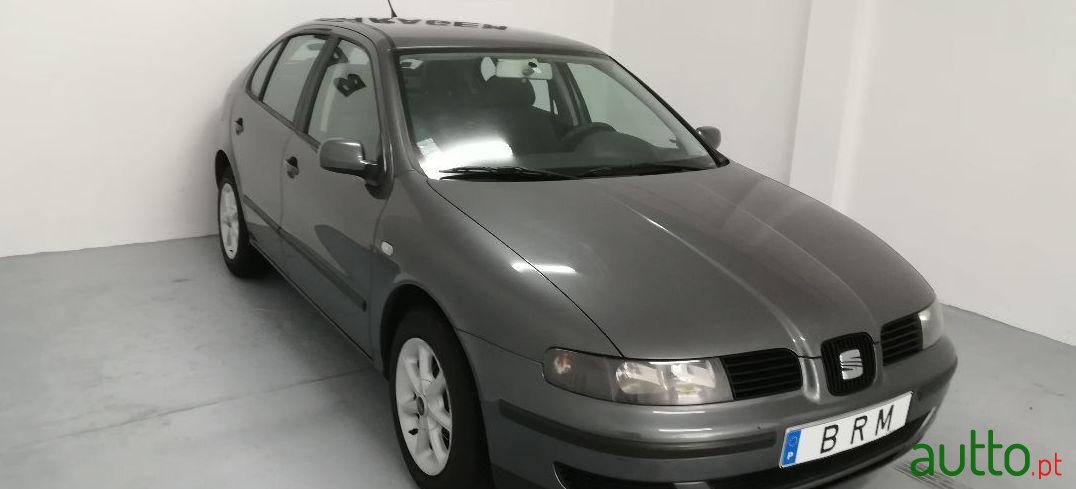 2001' SEAT Leon photo #1