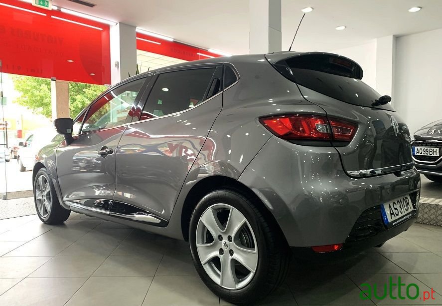 2014' Renault Clio photo #1