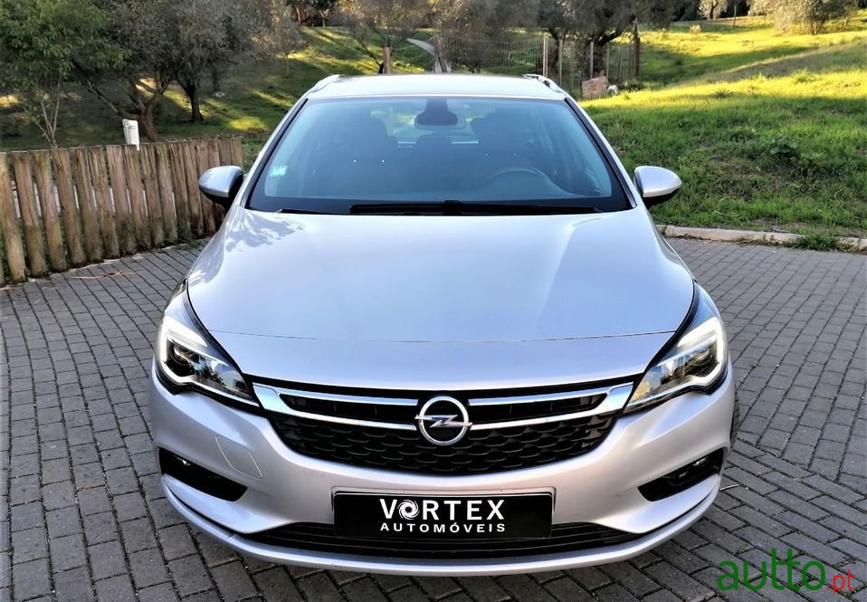 2017' Opel Astra Sports Tourer photo #2
