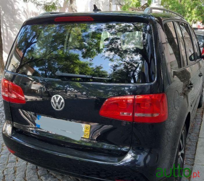 2015' Volkswagen Touran photo #1