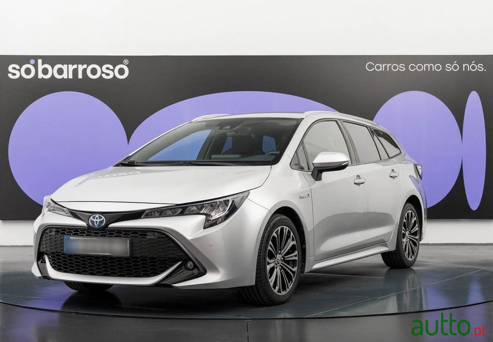 2020' Toyota Corolla Touring Sports photo #1