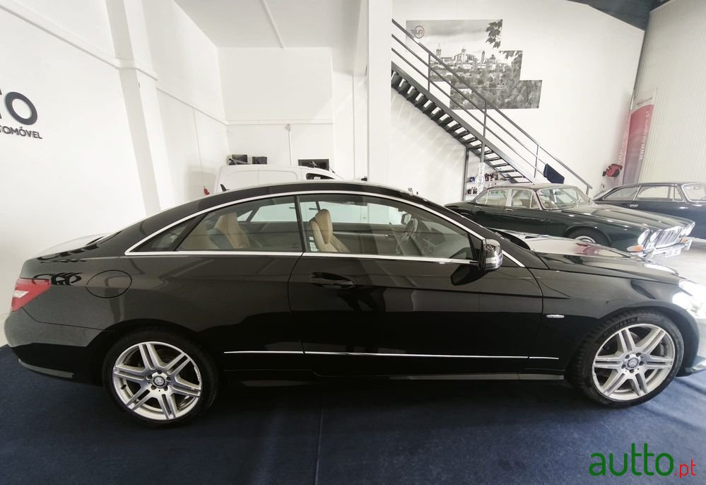 2010' Mercedes-Benz Classe E photo #5