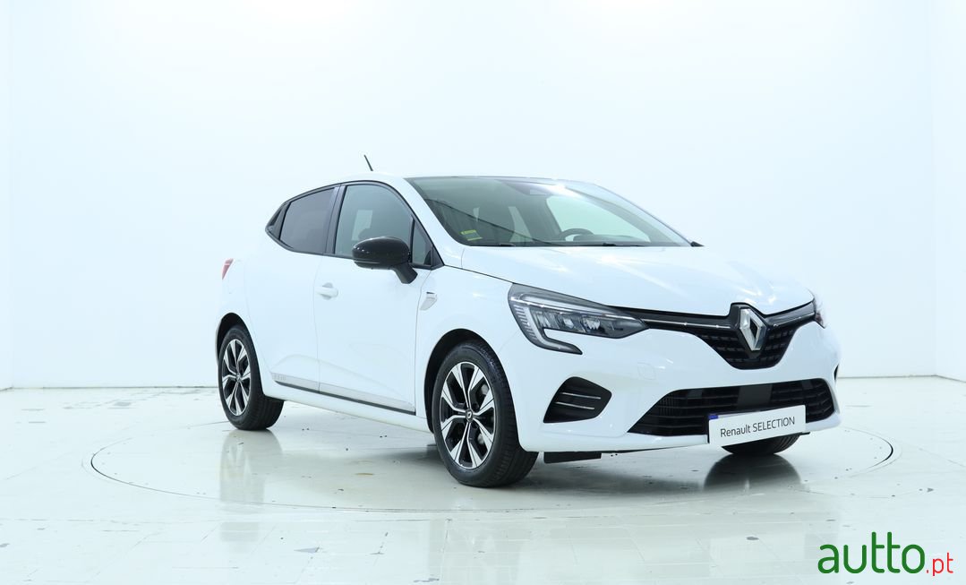 2021' Renault Clio photo #1