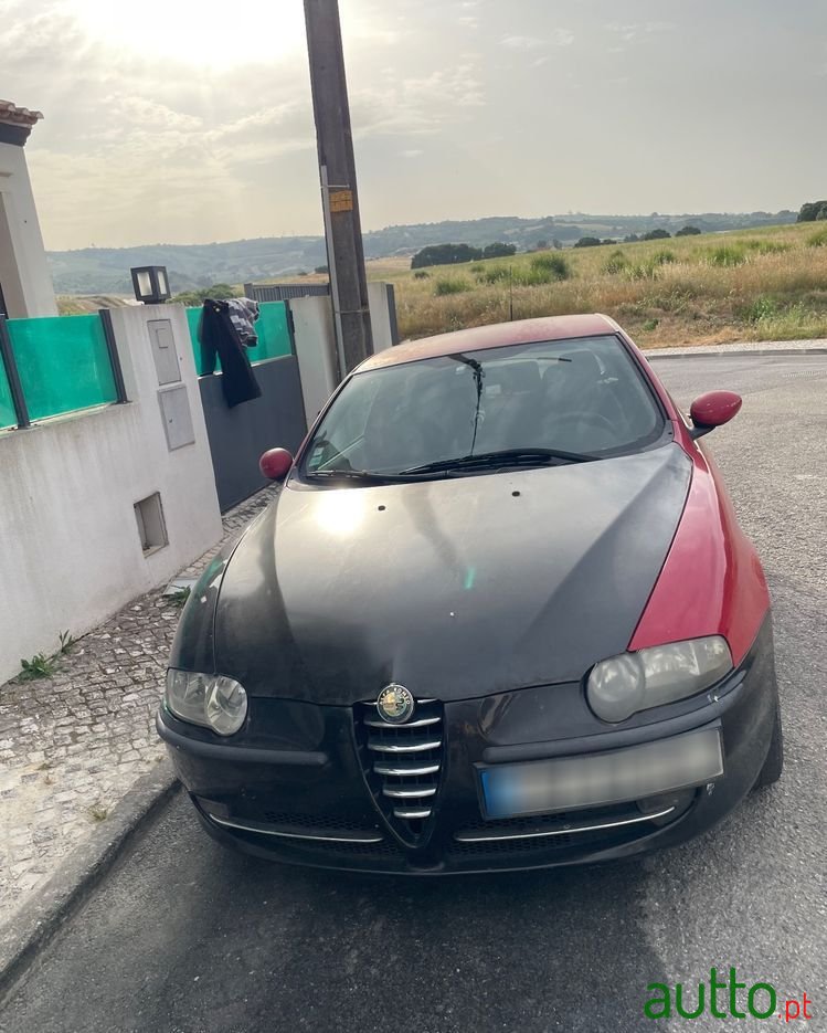 2001' Alfa Romeo 147 1.9 Jtd Plus photo #1