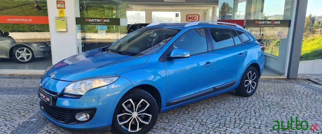 2013' Renault Megane Sport Tourer photo #1