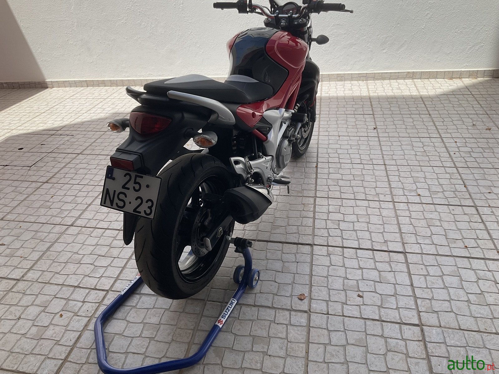 2010' Suzuki photo #4