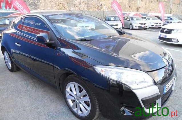 2008' Renault Megane Coupe photo #2